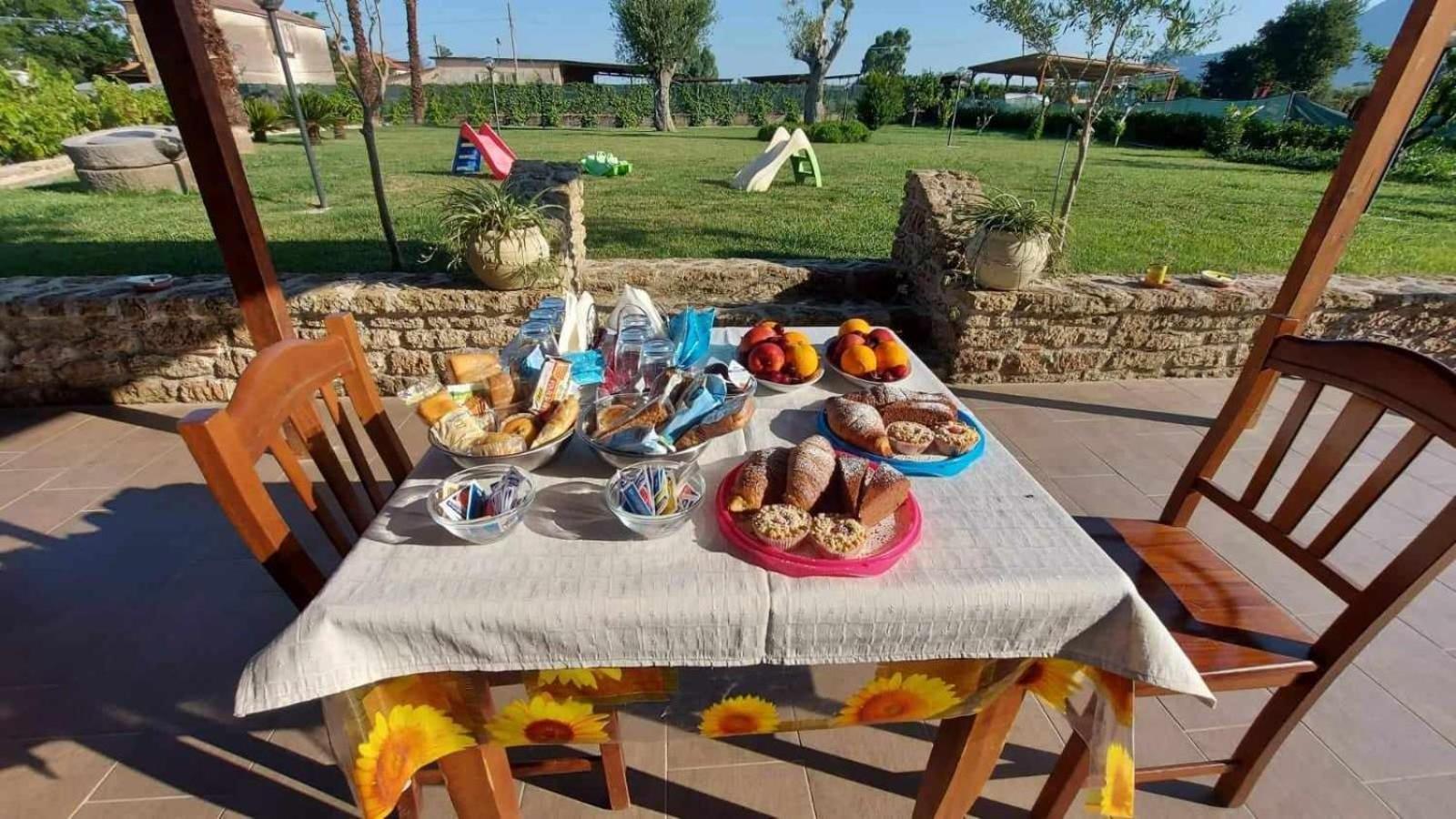 Le Colline Di Paestum Bed & Breakfast Capaccio Екстериор снимка
